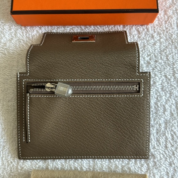 Hermes Chevre Chandra Kelly Pocket Compact Wallet Etoupe - Picture 6 of 17